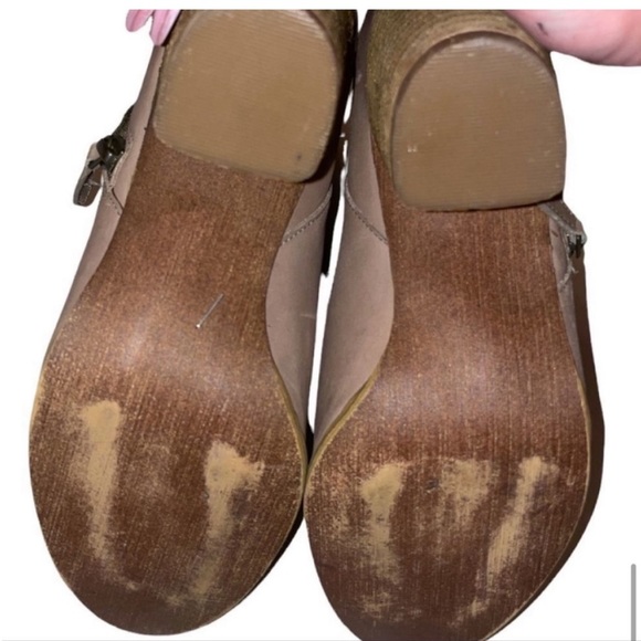 NORDSTROM “TROLLEY” GRAY LEATHER DISTRESSED ZIP ANKLE BOOTIE SIZE 11. (Runs Sm) - Picture 7 of 9